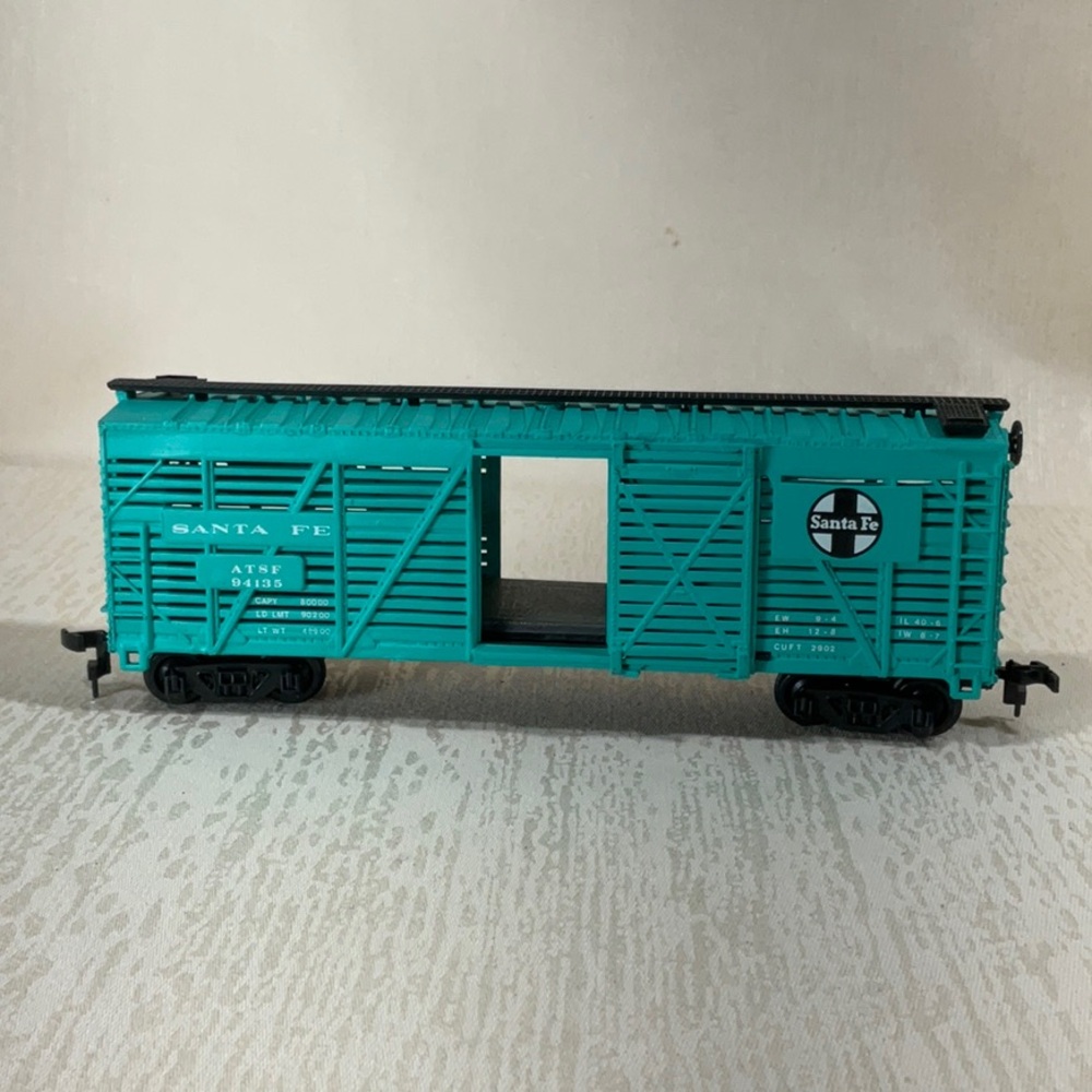 Bachmann HO Scale Santa Fe Wood Stock Car #43-1015-02